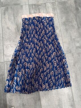Scotch & Soda Navy Blue and Light Pink Pleated Midi Skirt